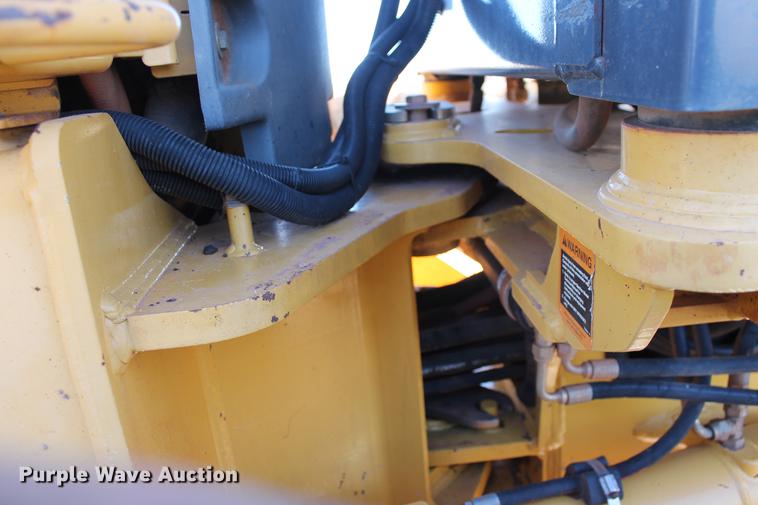 image for item DB5168 2005 John Deere 672D motor grader