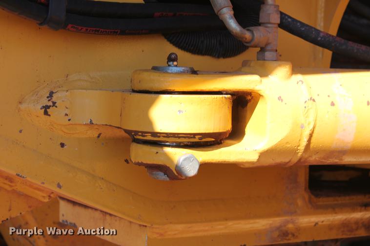 image for item DB5168 2005 John Deere 672D motor grader