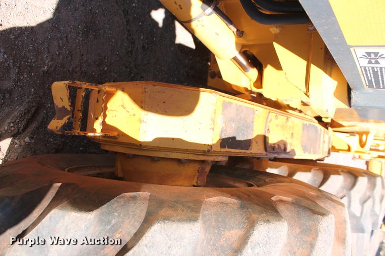 image for item DB5168 2005 John Deere 672D motor grader