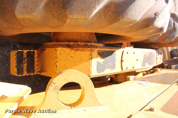 image for item DB5168 2005 John Deere 672D motor grader