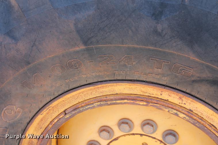 image for item DB5168 2005 John Deere 672D motor grader