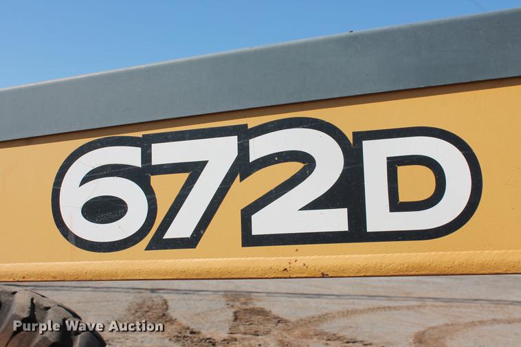 image for item DB5168 2005 John Deere 672D motor grader