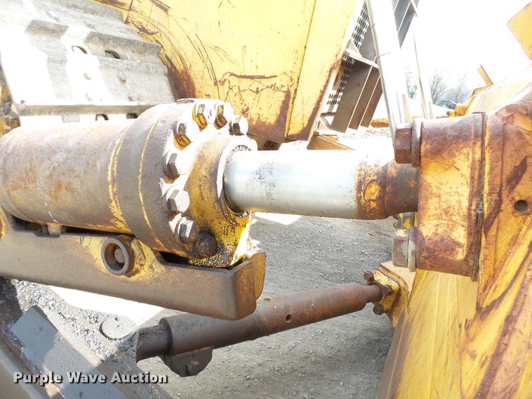 image for item DB7189 2003 Komatsu D65EX-15 dozer