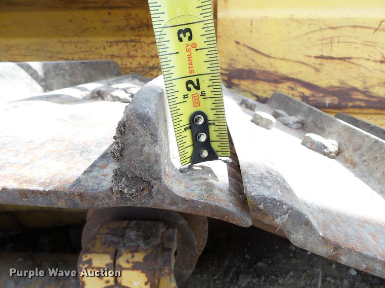 image for item DB7189 2003 Komatsu D65EX-15 dozer