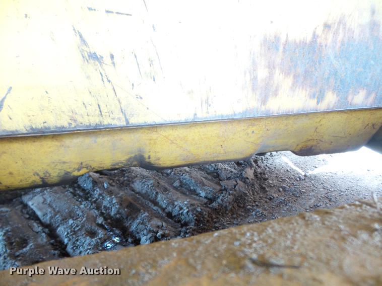 image for item DB7189 2003 Komatsu D65EX-15 dozer