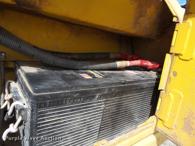 image for item DB7189 2003 Komatsu D65EX-15 dozer