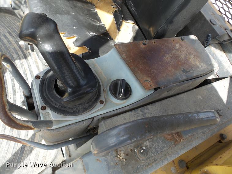 image for item DB7189 2003 Komatsu D65EX-15 dozer