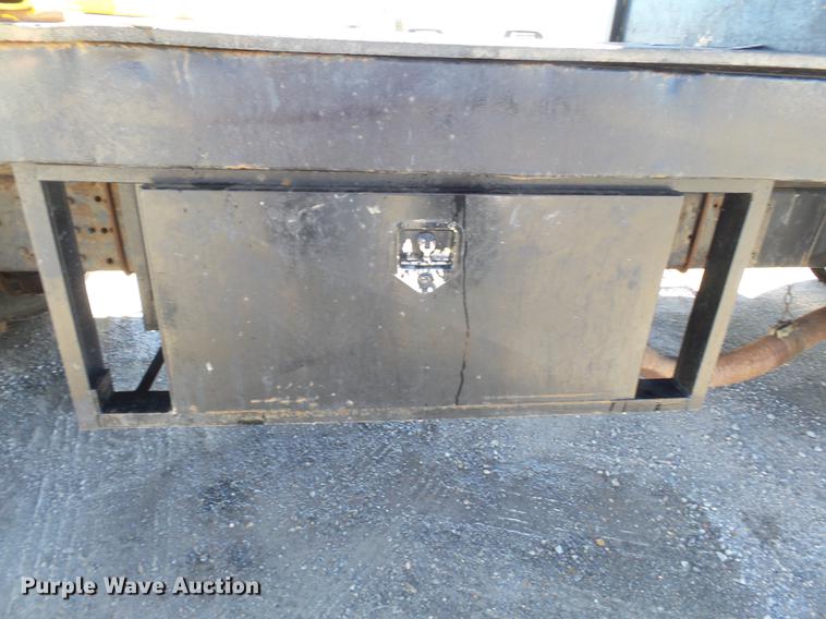 image for item DB7199 1997 Peterbilt 330 flatbed truck with mixing system