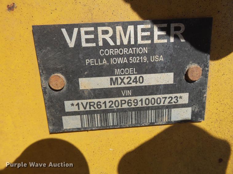 image for item DB7199 1997 Peterbilt 330 flatbed truck with mixing system