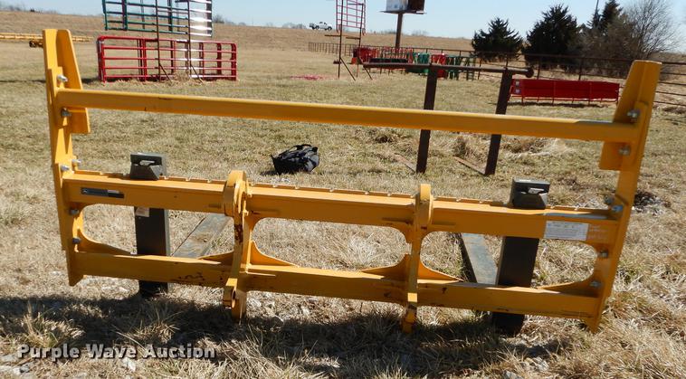 image for item DC0303 John Deere Worksite Pro loader pallet forks