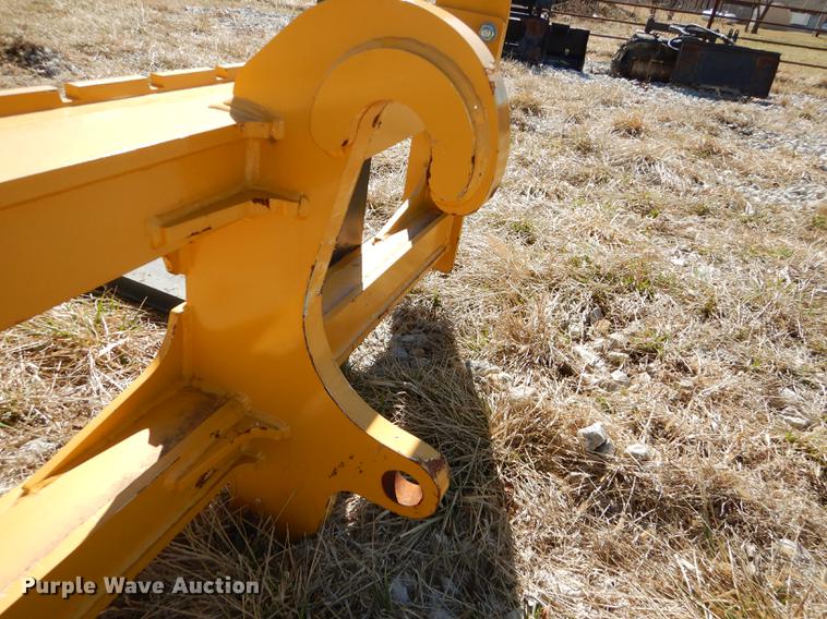 image for item DC0303 John Deere Worksite Pro loader pallet forks