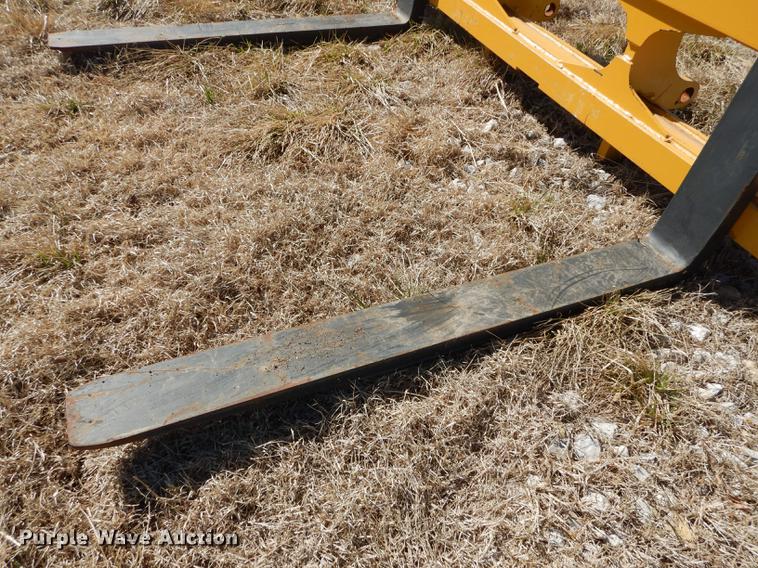 image for item DC0303 John Deere Worksite Pro loader pallet forks