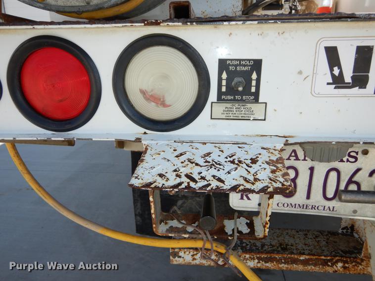 image for item DC0307 2005 Sterling Acterra bucket truck