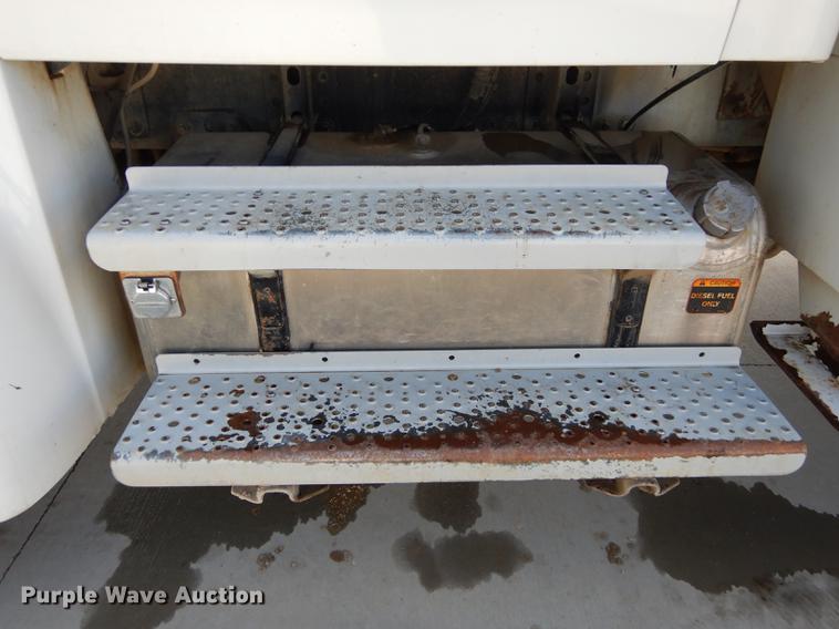 image for item DC0307 2005 Sterling Acterra bucket truck