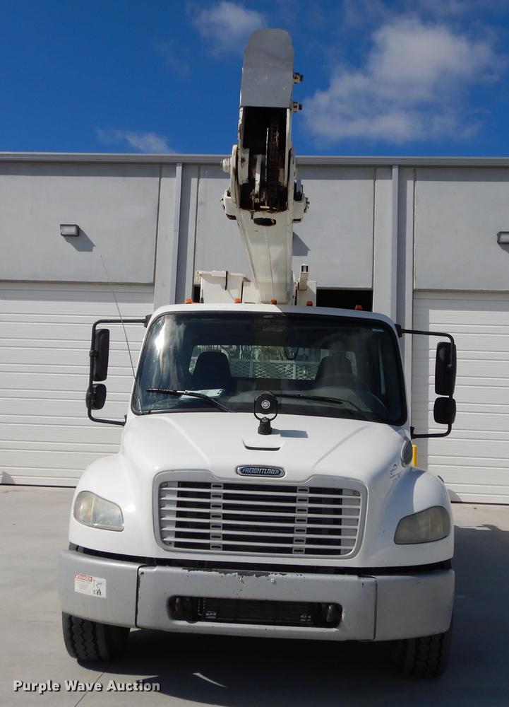 image for item DC0310 2006 Freightliner M2 106 bucket truck