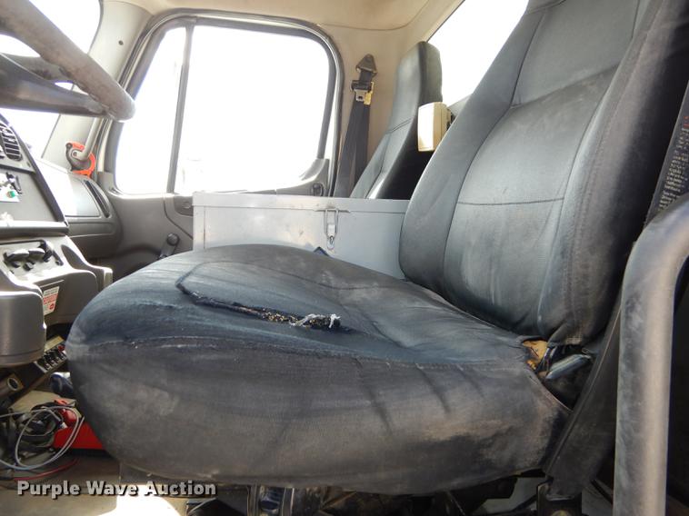 image for item DC0310 2006 Freightliner M2 106 bucket truck