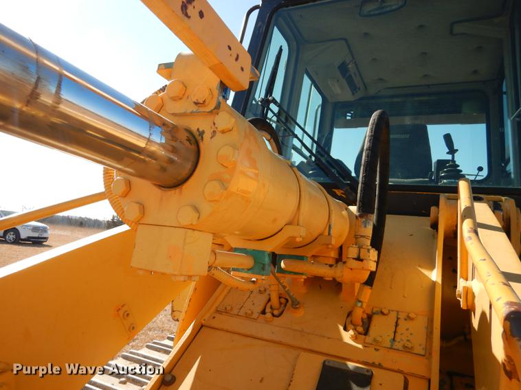 image for item DC0338 2000 John Deere 655C track loader