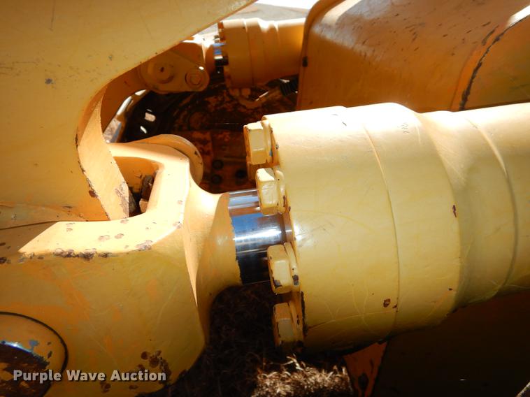 image for item DC0338 2000 John Deere 655C track loader