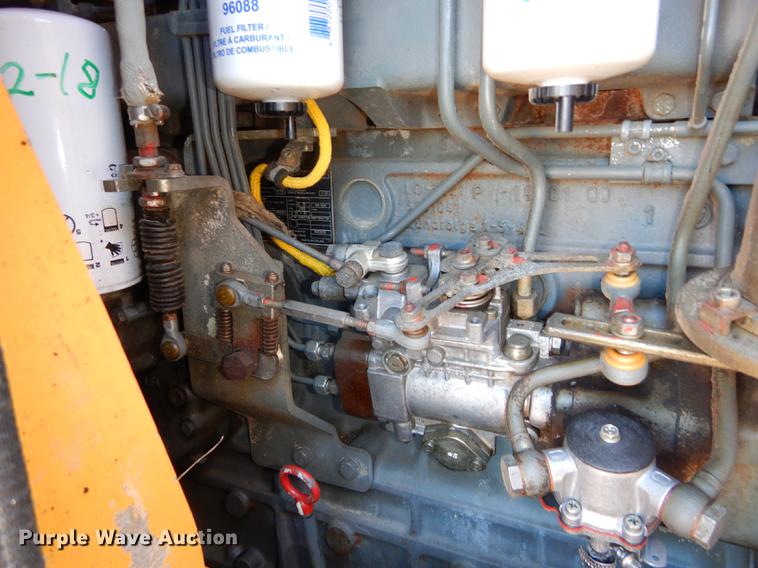 image for item DC0338 2000 John Deere 655C track loader