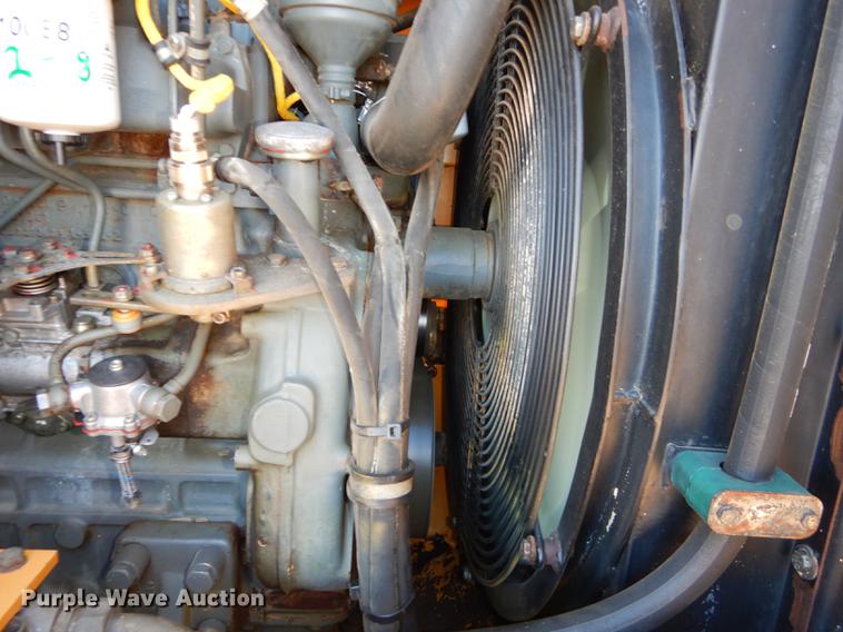 image for item DC0338 2000 John Deere 655C track loader