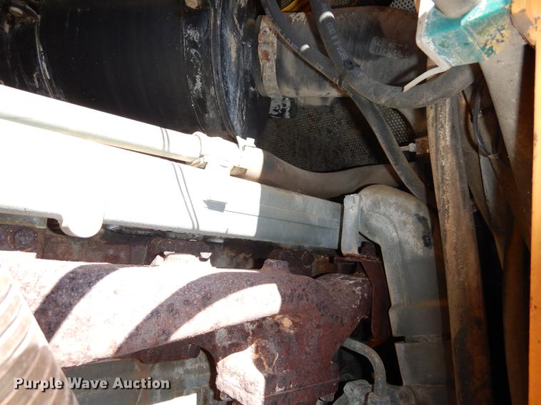 image for item DC0338 2000 John Deere 655C track loader