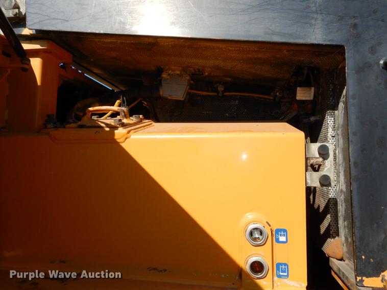 image for item DC0338 2000 John Deere 655C track loader