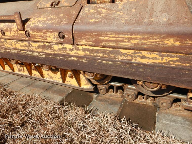 image for item DC0338 2000 John Deere 655C track loader