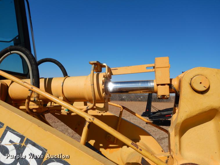 image for item DC0338 2000 John Deere 655C track loader