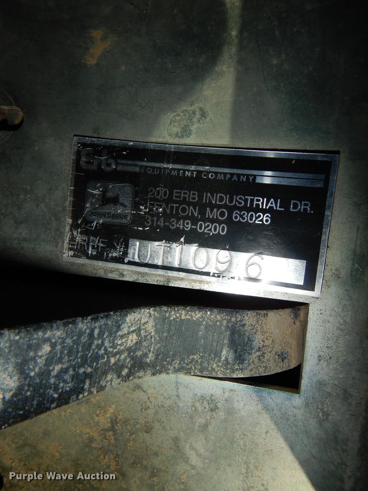 image for item DC0338 2000 John Deere 655C track loader