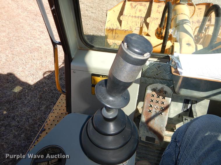 image for item DC0338 2000 John Deere 655C track loader