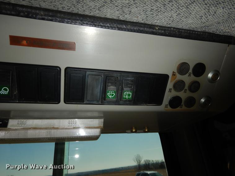 image for item DC0338 2000 John Deere 655C track loader