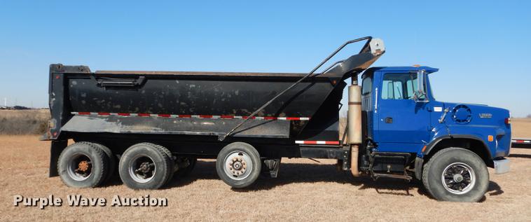 image for item DC0340 1994 Ford LTS9000 dump truck
