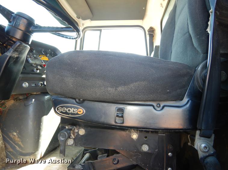 image for item DC0340 1994 Ford LTS9000 dump truck