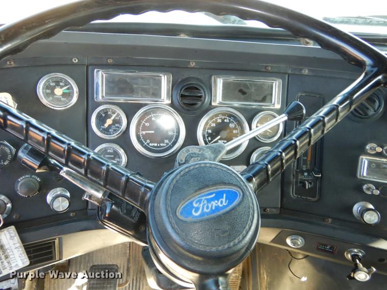 image for item DC0340 1994 Ford LTS9000 dump truck