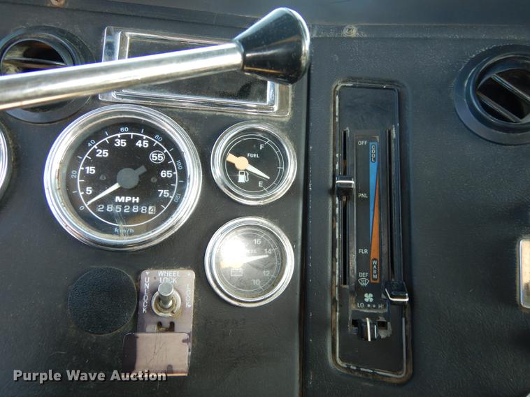 image for item DC0340 1994 Ford LTS9000 dump truck