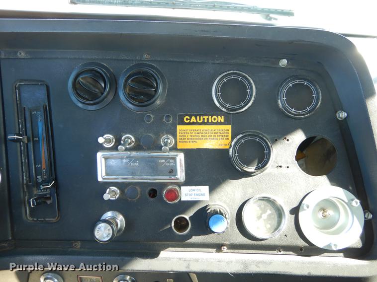 image for item DC0340 1994 Ford LTS9000 dump truck