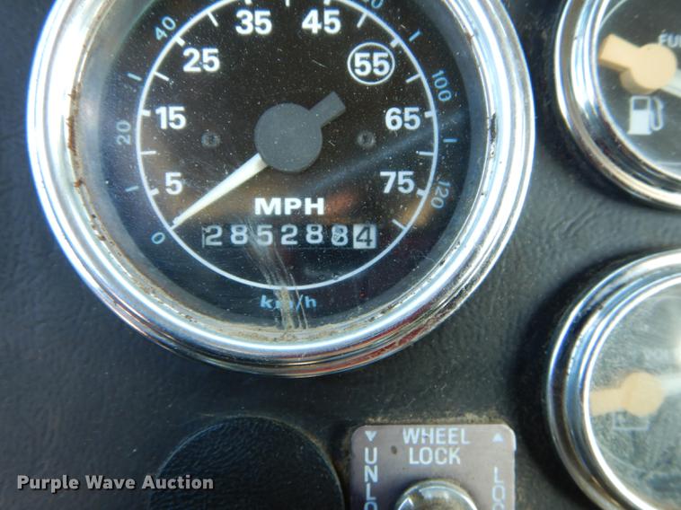 image for item DC0340 1994 Ford LTS9000 dump truck