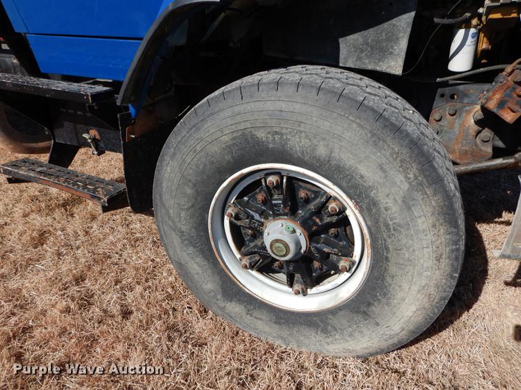 image for item DC0340 1994 Ford LTS9000 dump truck