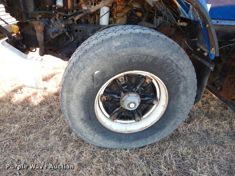 image for item DC0340 1994 Ford LTS9000 dump truck