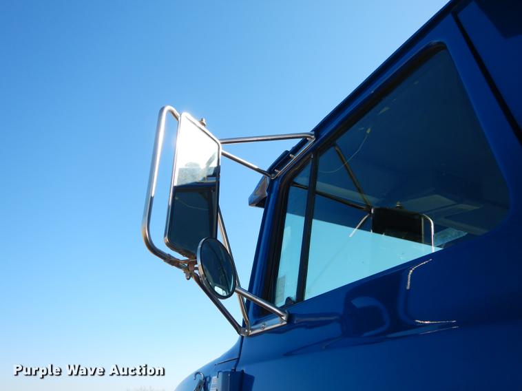 image for item DC0340 1994 Ford LTS9000 dump truck