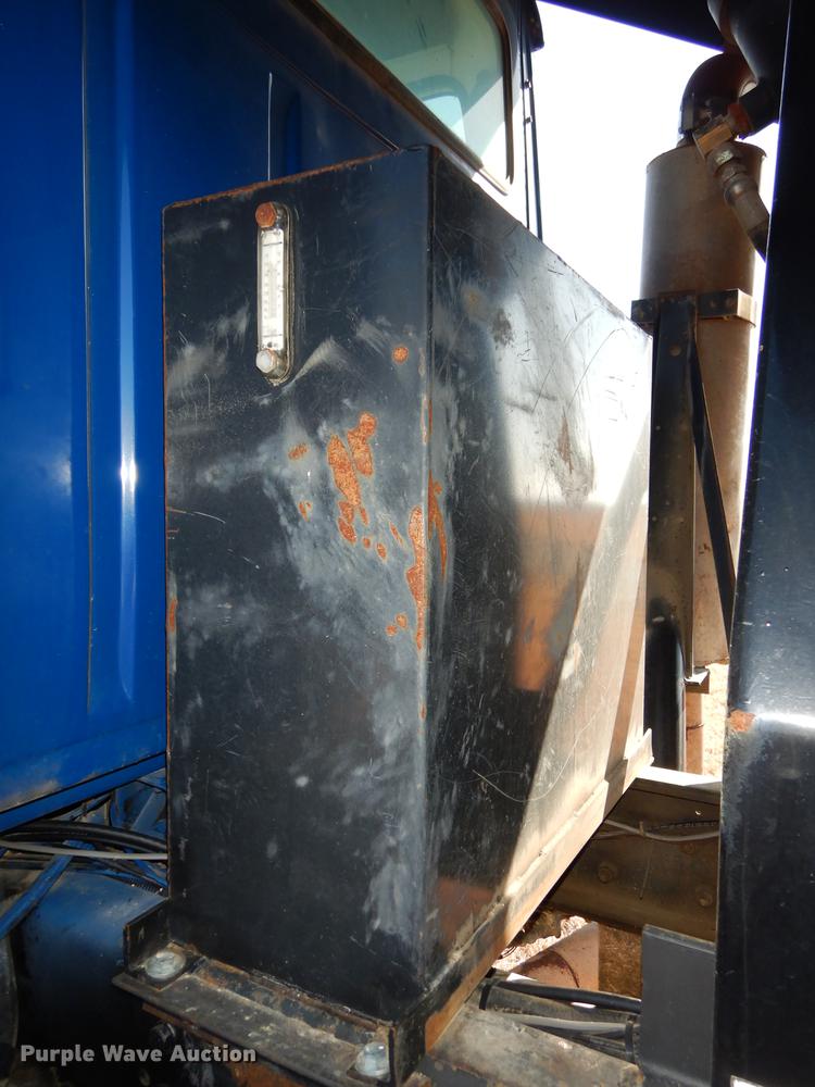 image for item DC0340 1994 Ford LTS9000 dump truck