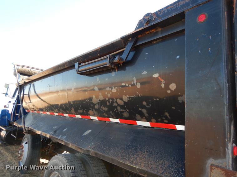 image for item DC0340 1994 Ford LTS9000 dump truck