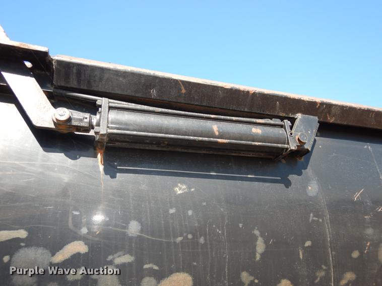 image for item DC0340 1994 Ford LTS9000 dump truck