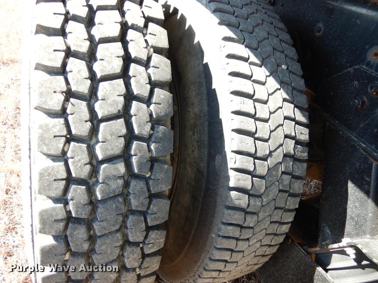 image for item DC0340 1994 Ford LTS9000 dump truck