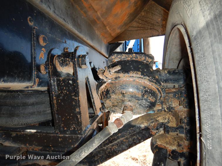 image for item DC0340 1994 Ford LTS9000 dump truck