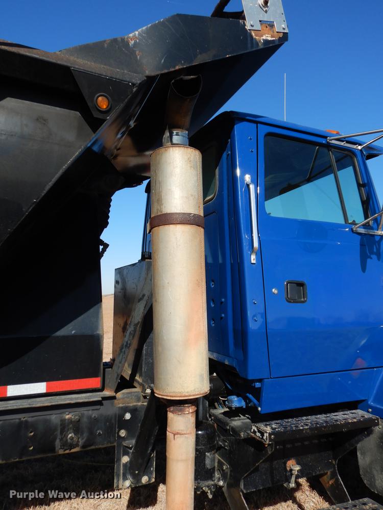 image for item DC0340 1994 Ford LTS9000 dump truck