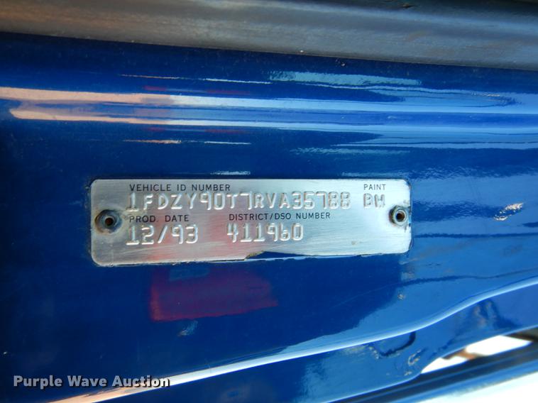 image for item DC0340 1994 Ford LTS9000 dump truck