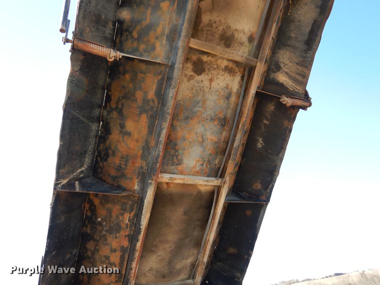 image for item DC0340 1994 Ford LTS9000 dump truck