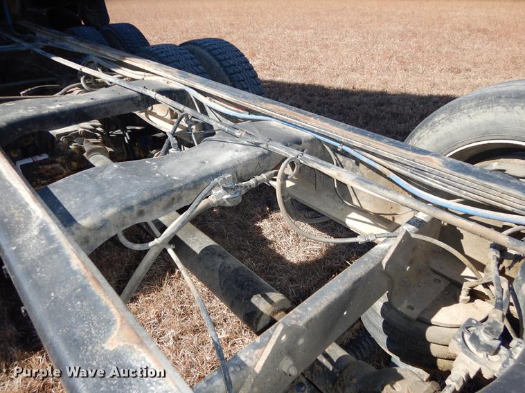 image for item DC0340 1994 Ford LTS9000 dump truck