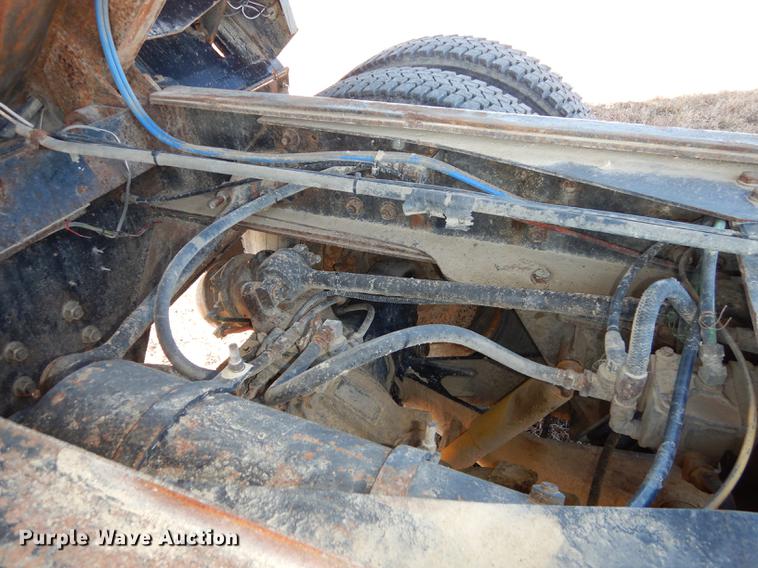 image for item DC0340 1994 Ford LTS9000 dump truck